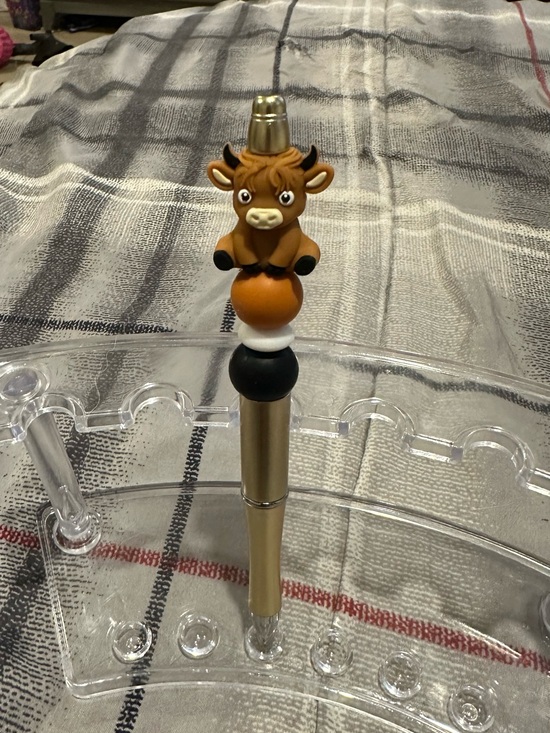 Handmade Other - Highland cow beaded pen